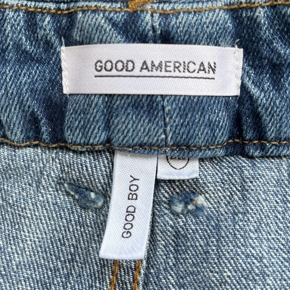 Good American Good Boy Double Slit Distressed Curvy Jeans 2/26